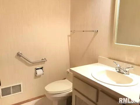 2108 Augusta Dr, Springfield, IL 62704 photo 10