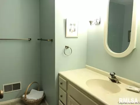 2108 Augusta Dr, Springfield, IL 62704 photo 24