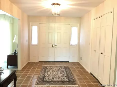 2108 Augusta Dr, Springfield, IL 62704 photo 3