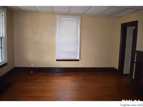 1216 N 6th St, Springfield, IL 62702 photo 2