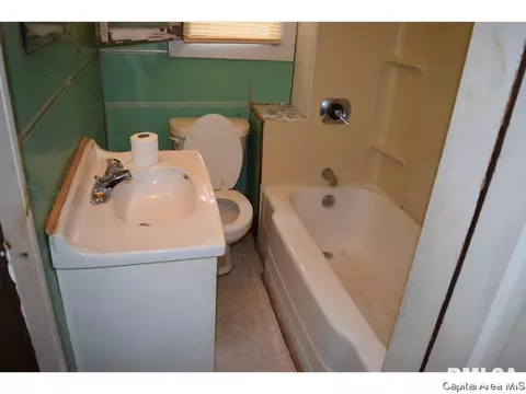 1216 N 6th St, Springfield, IL 62702 photo 14