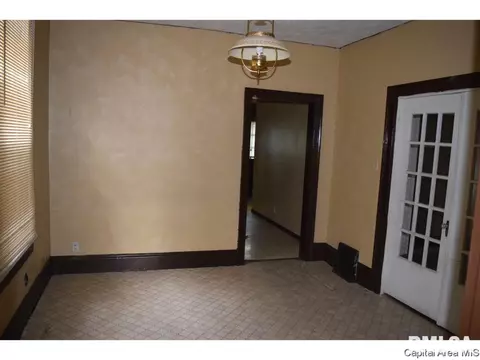 1216 N 6th St, Springfield, IL 62702 photo 4
