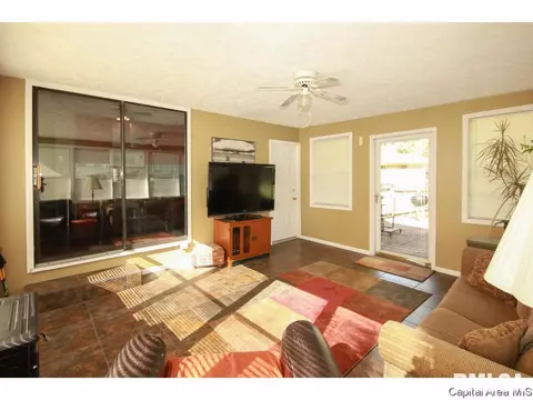 12 Eton Dr, Springfield, IL 62702 photo 9