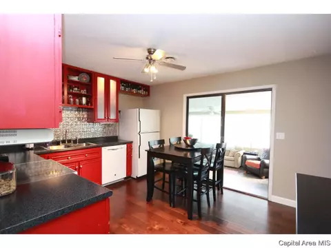 12 Eton Dr, Springfield, IL 62702 photo 4