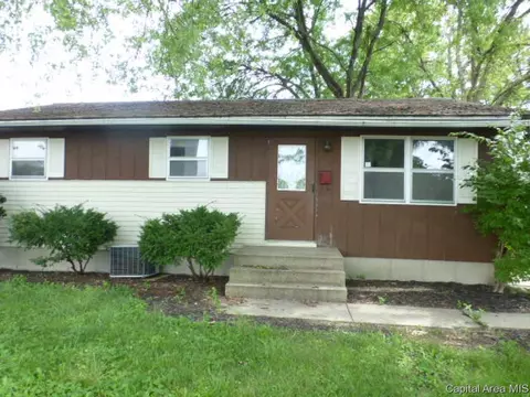 2724 Selkirk Rd, Springfield, IL 62702 photo 1