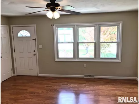208 Edwin St, Brighton, IL 62012 photo 3