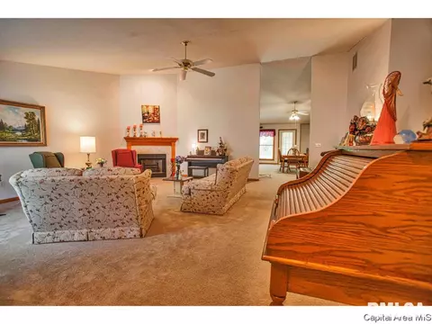 4102 Mcgregor, Springfield, IL 62707 photo 2