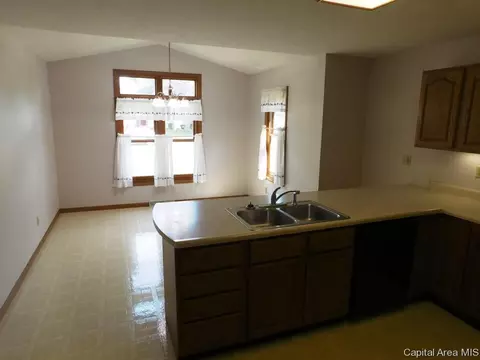 4548 Barrington, Springfield, IL 62711 photo 8