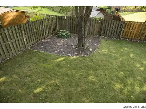 205 Westbrook Dr, Springfield, IL 62702 photo 16
