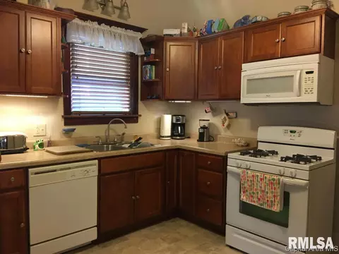 1400 Holmes Ave, Springfield, IL 62704 photo 8