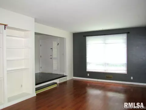 900 Greenview, Springfield, IL 62704 photo 3