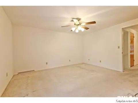 811 Kenyon Dr, Springfield, IL 62704 photo 18