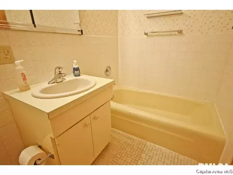 811 Kenyon Dr, Springfield, IL 62704 photo 21