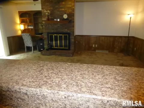 2453 Arrowhead Dr, Springfield, IL 62702 photo 5