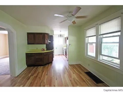 1452 N 3rd, Springfield, IL 62702 photo 5
