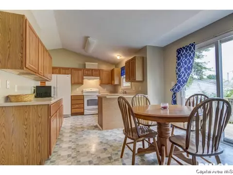 3825 Carney Blvd, Springfield, IL 62712 photo 6