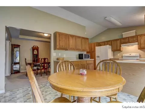 3825 Carney Blvd, Springfield, IL 62712 photo 5