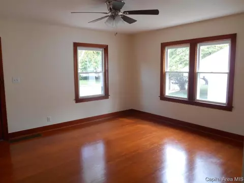2425 S 11th St, Springfield, IL 62703 photo 11