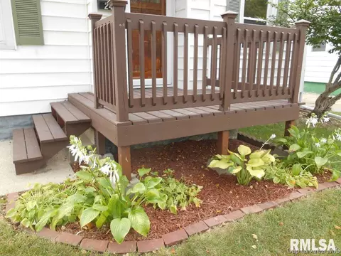 2425 S 11th St, Springfield, IL 62703 photo 3