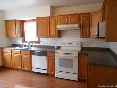 2425 S 11th St, Springfield, IL 62703 photo 8