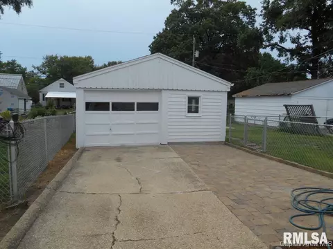 2425 S 11th St, Springfield, IL 62703 photo 28