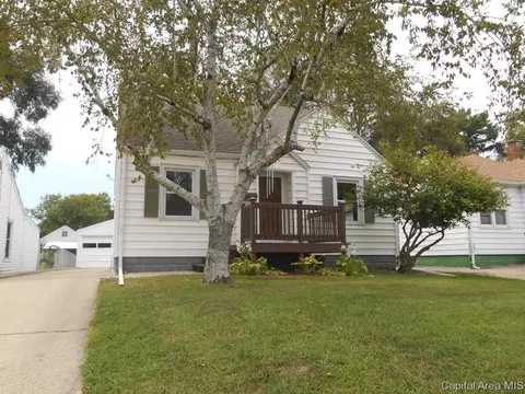 2425 S 11th St, Springfield, IL 62703 photo 2