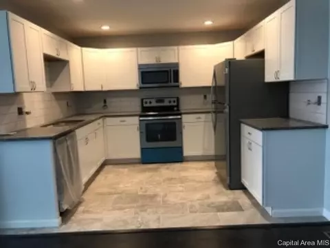 600 W Oakbrook, Chatham, IL 62629 photo 5