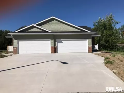 600 W Oakbrook, Chatham, IL 62629 photo 1
