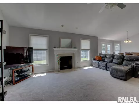 5408 Crane Dr, Springfield, IL 62711 photo 4