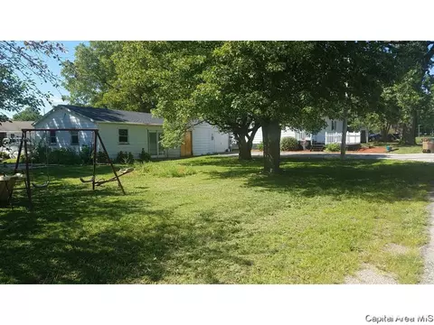 146 E Spruce St, Virden, IL 62690 photo 12