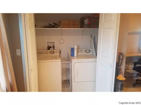 146 E Spruce St, Virden, IL 62690 photo 11