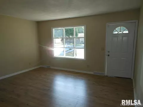 2925 Sherborn Rd, Springfield, IL 62702 photo 2