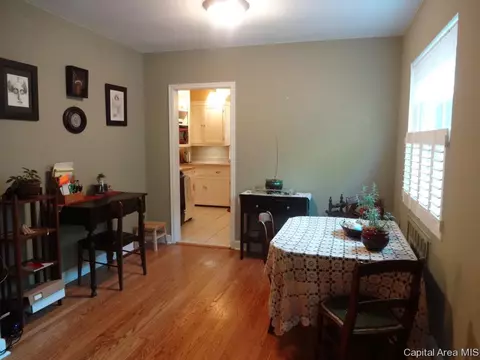 1908 S Walnut St, Springfield, IL 62704 photo 6