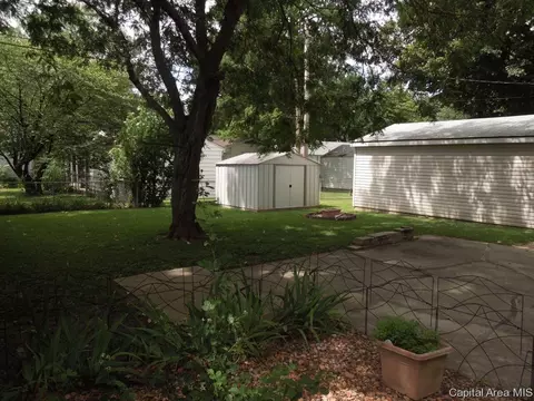 1111 Johnson Ln, Springfield, IL 62702 photo 3