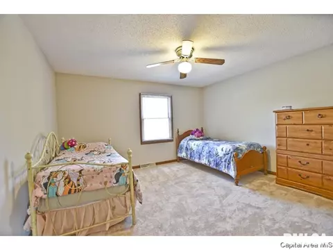 2401 Wembly Rd, Springfield, IL 62703 photo 20