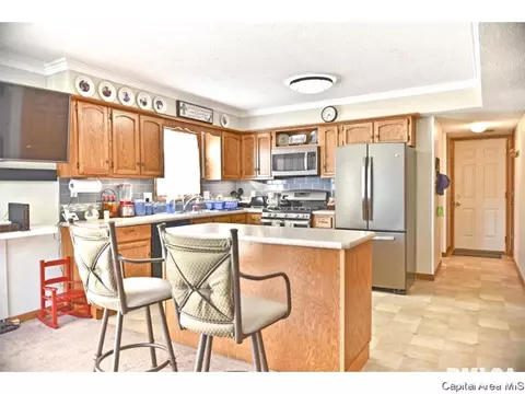 2401 Wembly Rd, Springfield, IL 62703 photo 7