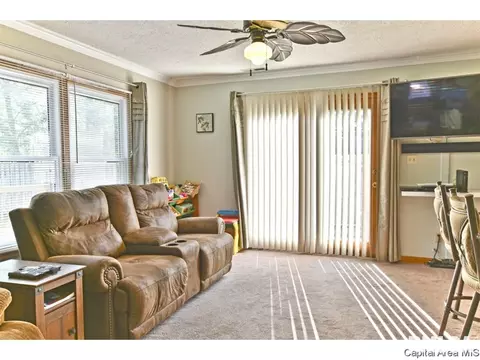 2401 Wembly Rd, Springfield, IL 62703 photo 5