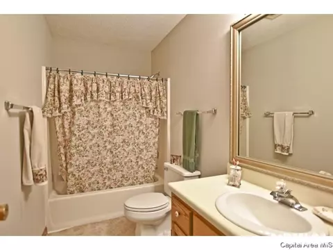 2401 Wembly Rd, Springfield, IL 62703 photo 25