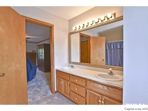 2401 Wembly Rd, Springfield, IL 62703 photo 16