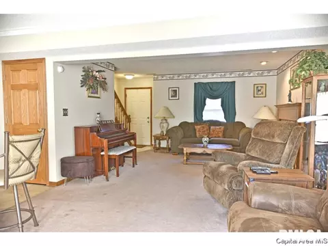 2401 Wembly Rd, Springfield, IL 62703 photo 6