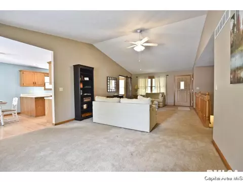 2004 Clarion, Springfield, IL 62711 photo 2