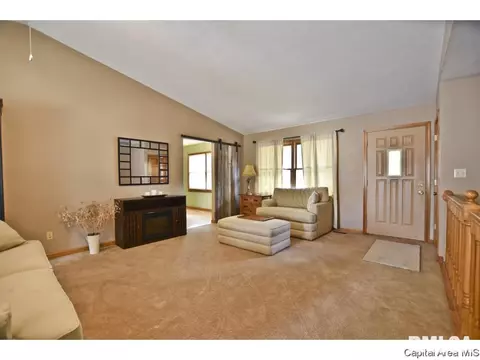 2004 Clarion, Springfield, IL 62711 photo 4