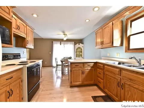 2004 Clarion, Springfield, IL 62711 photo 6