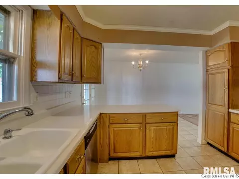 161 Nottingham, Springfield, IL 62704 photo 12