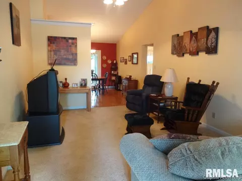 3333 Rawlings Dr, Springfield, IL 62704 photo 2