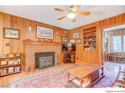2000 Hazel Dell Rd, Springfield, IL 62703 photo 6