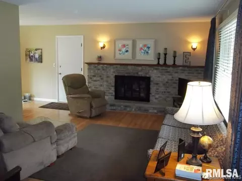 25 Scarlet, Springfield, IL 62704 photo 2