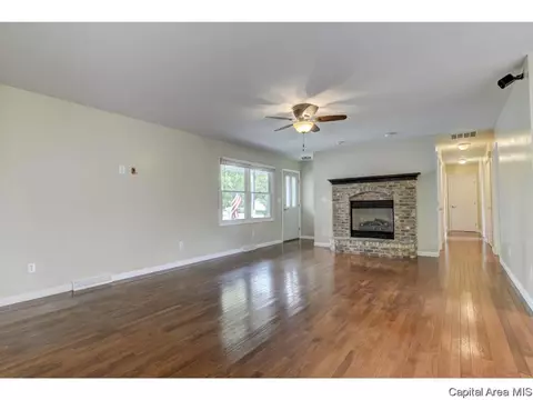 209 Appomattox Dr, Springfield, IL 62711 photo 5