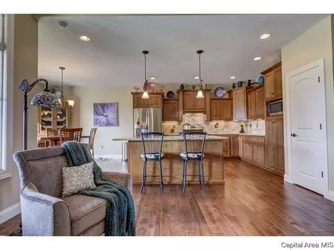 5600 Legacy Ln, Springfield, IL 62711 photo 8