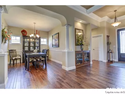 5600 Legacy Ln, Springfield, IL 62711 photo 3